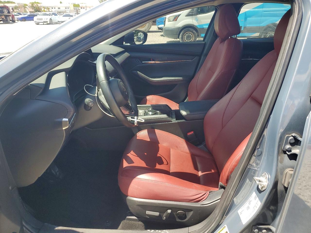 2024 Mazda 3 Preferred - Фото 7