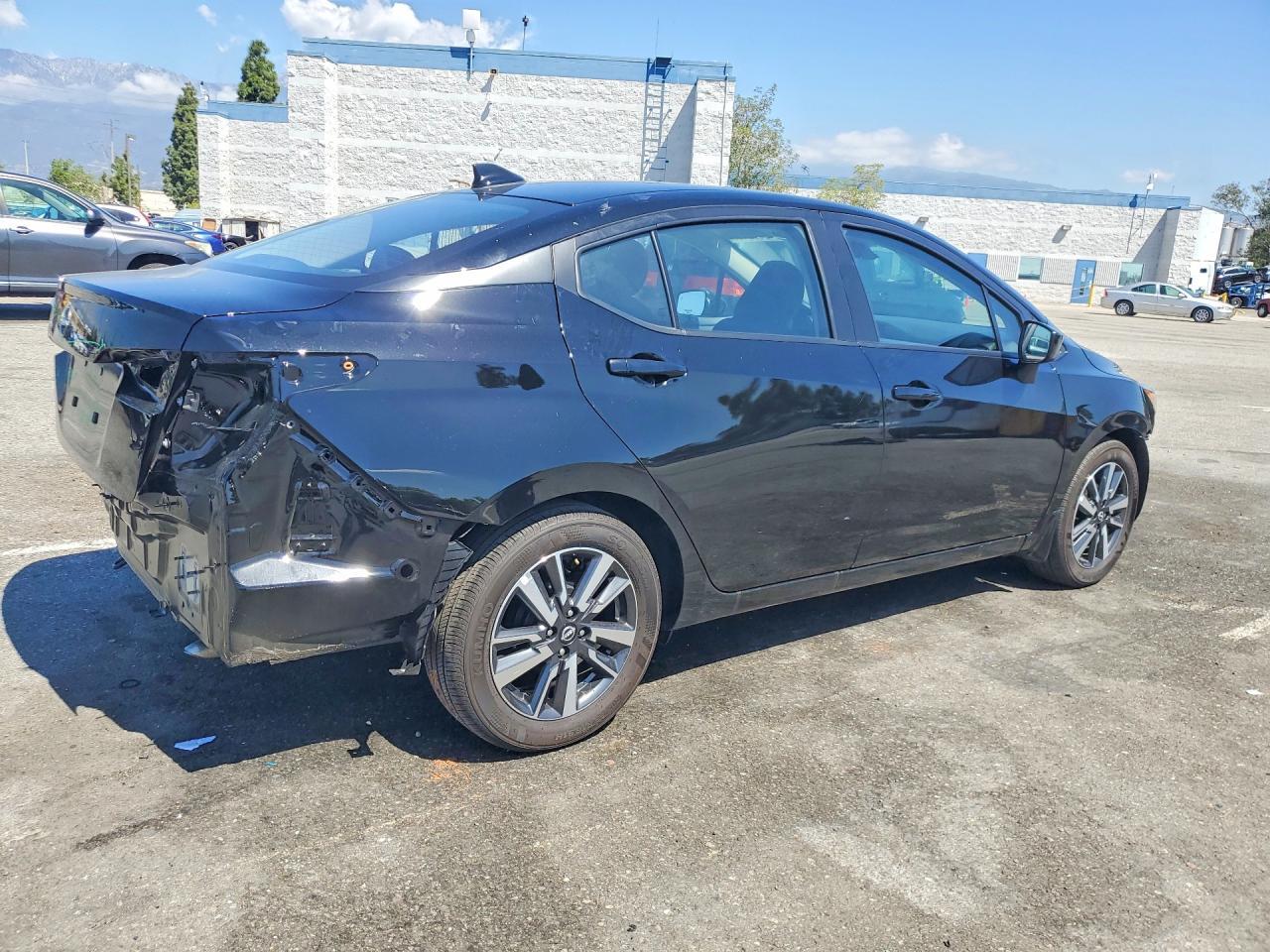 2025 Nissan Versa Sv - Image 3