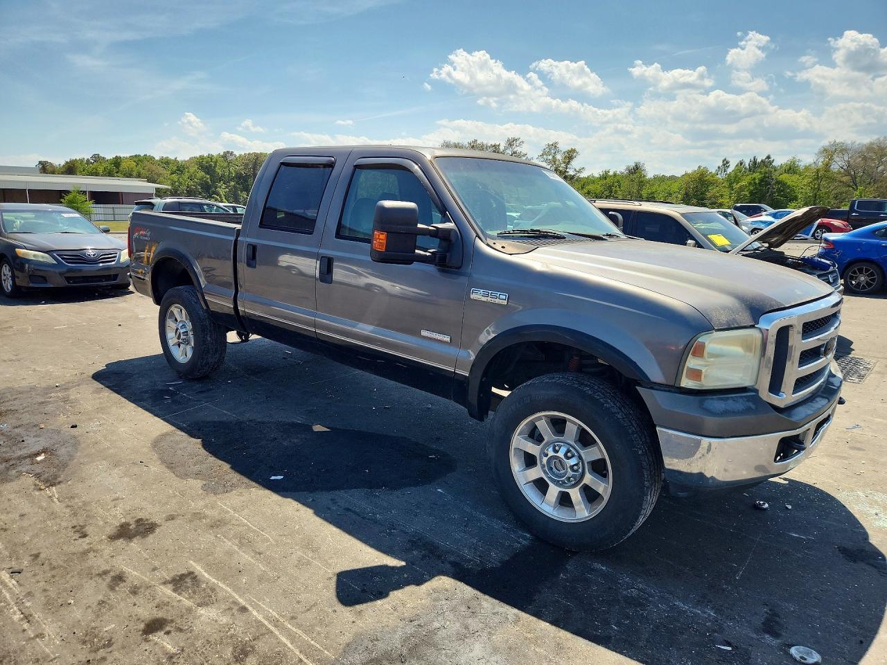 2006 Ford F-350 Supe - Image 4