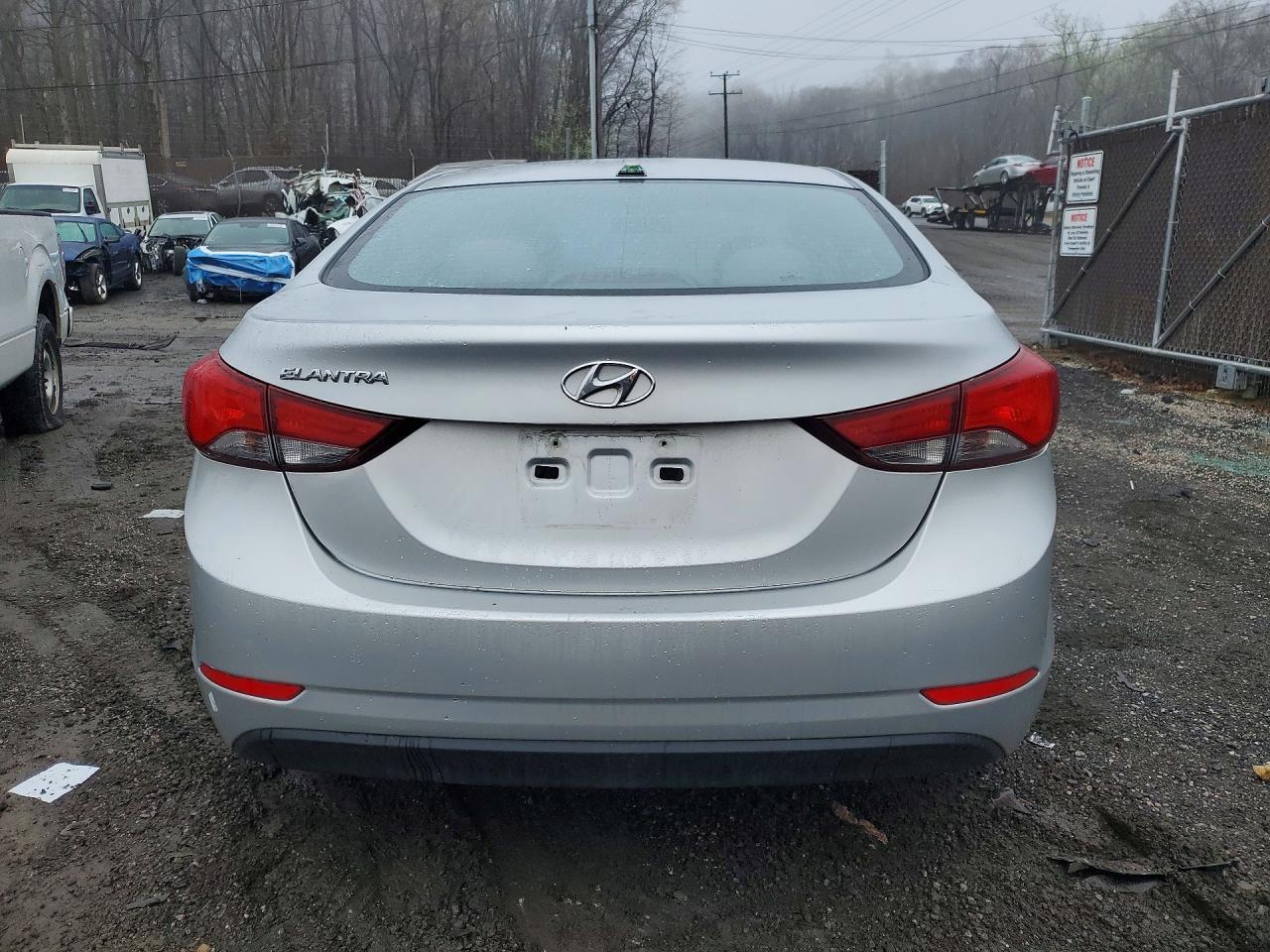 2016 Hyundai Elantra Se - Фото 6