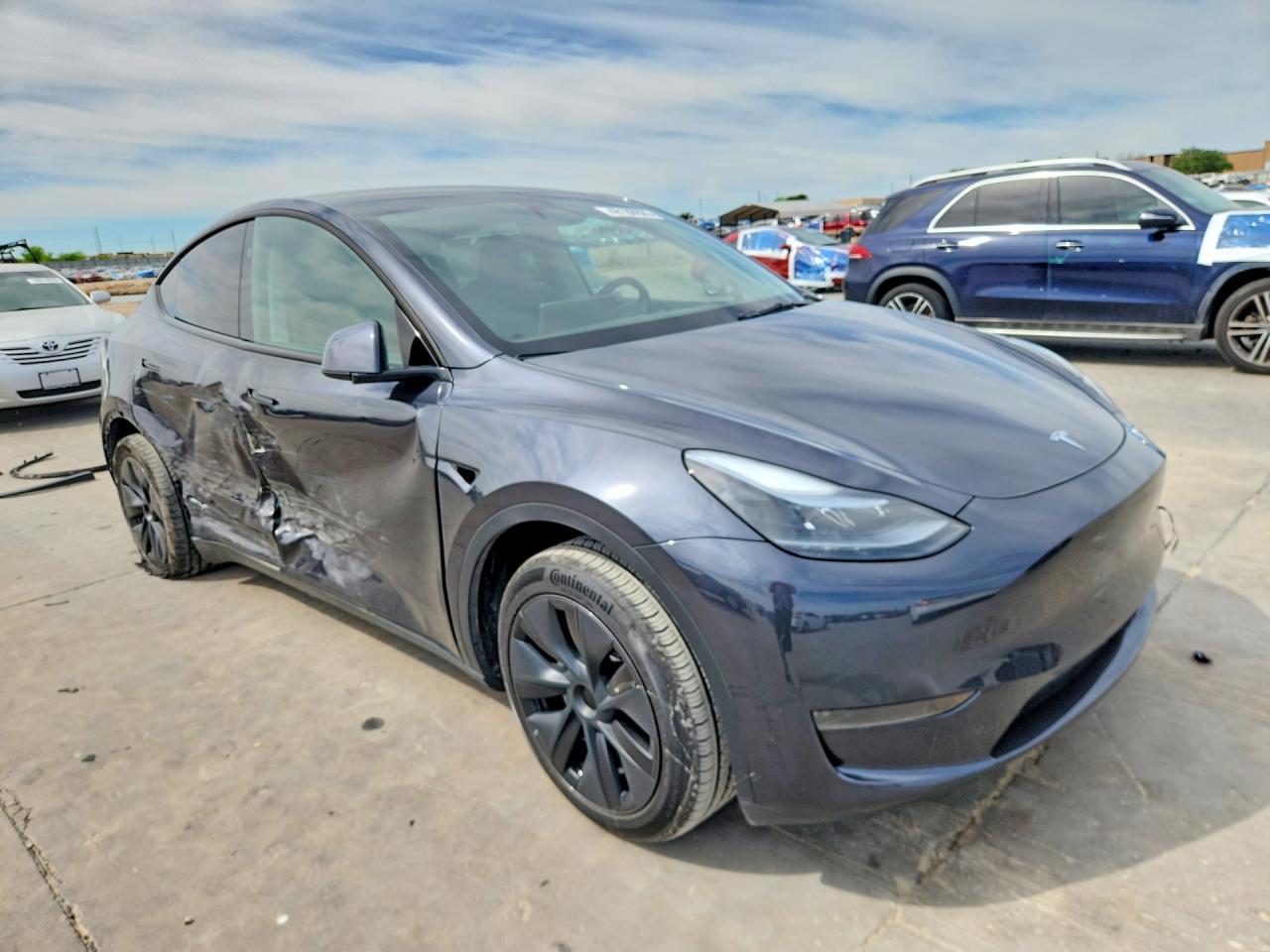 2025 Tesla Model Y - Image 4