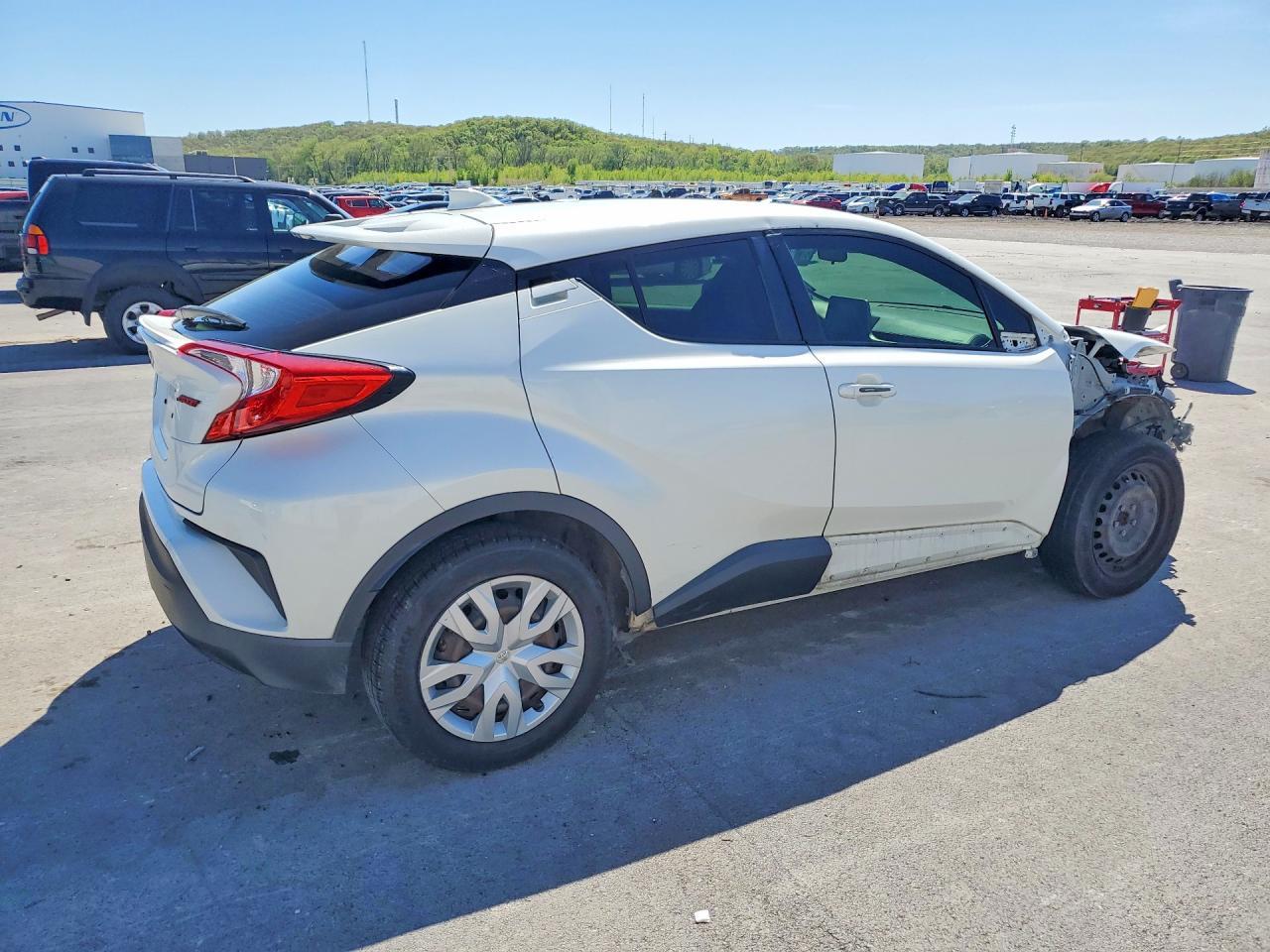 2021 Toyota C-Hr Le - Фото 3