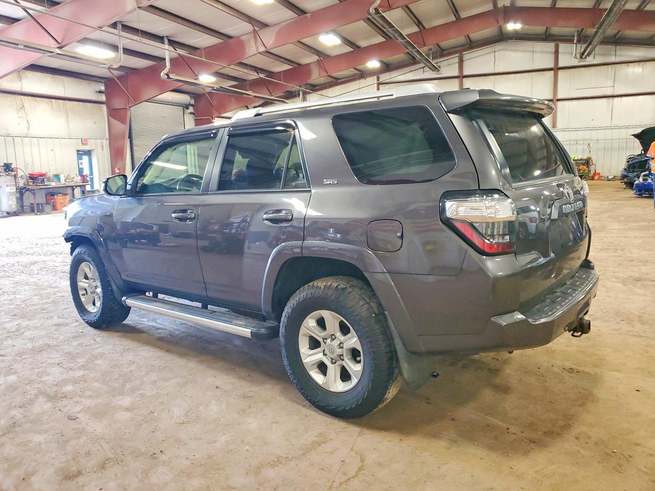 2016 Toyota 4Runner Sr5 - Фото 2
