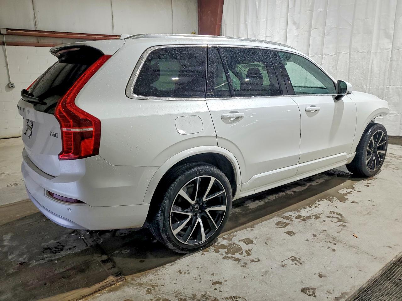 2022 Volvo Xc90 T6 Momentum - Фото 3