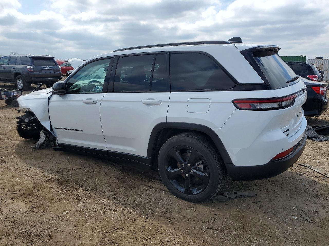 2023 Jeep Grand Cherokee - Фото 2