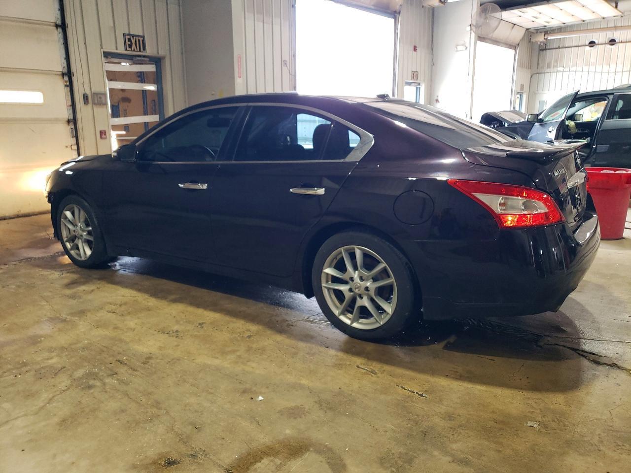 2010 Nissan Maxima 3.5 S - Image 2