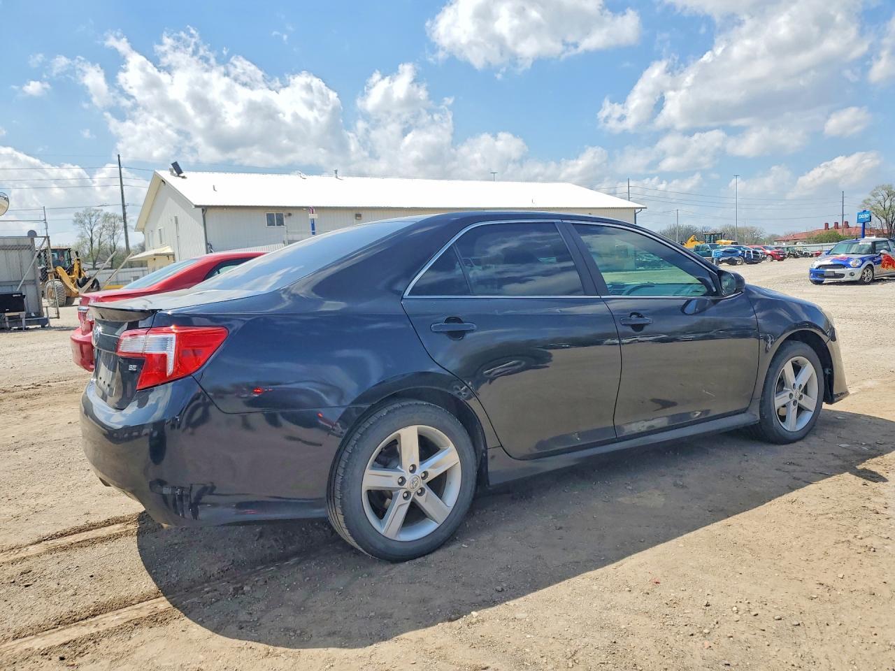2013 Toyota Camry Se - Фото 3