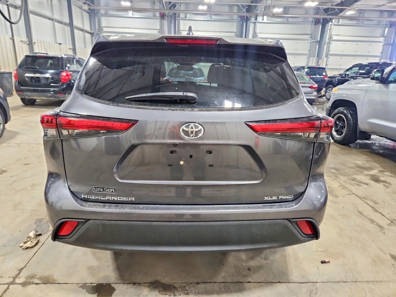 2021 Toyota Highlander Xle - Image 6