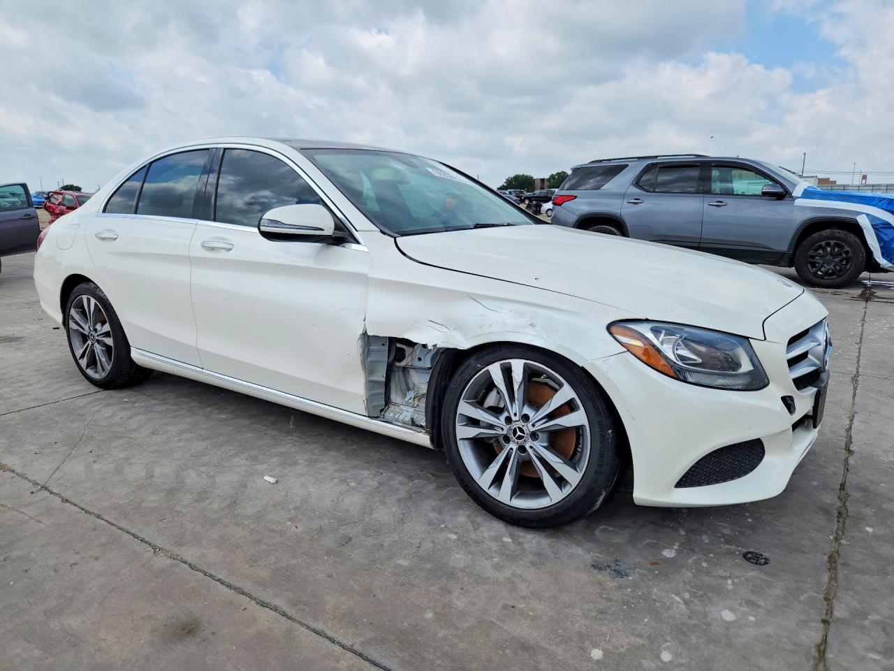 2017 Mercedes-Benz C 300 - Фото 4