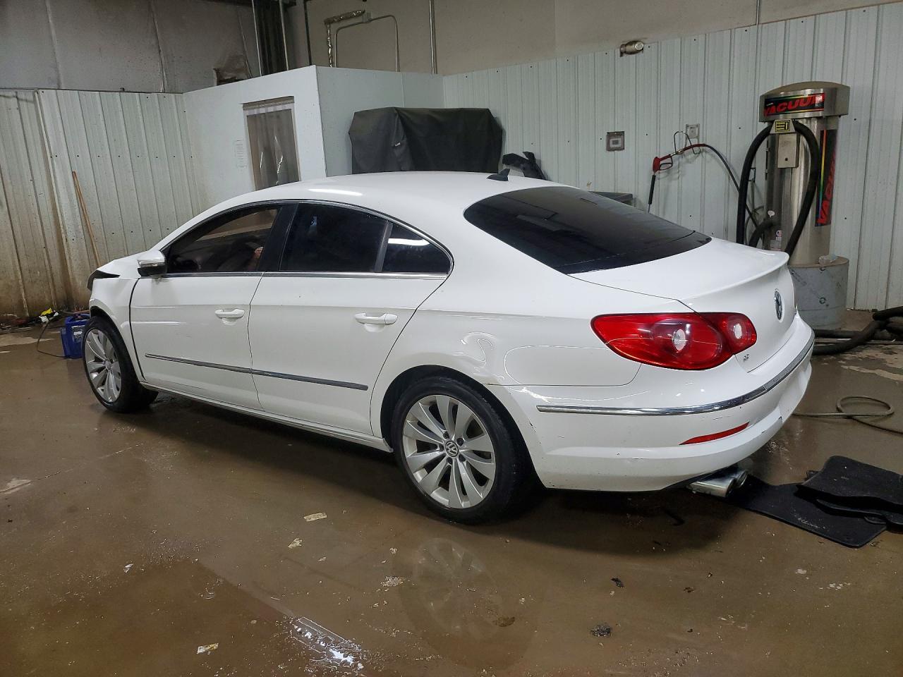 2011 Volkswagen Cc Sport - Image 2