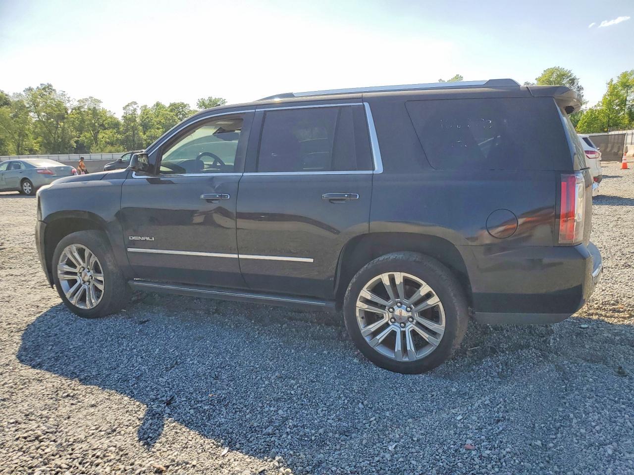2015 GMC Yukon Denali - Image 2