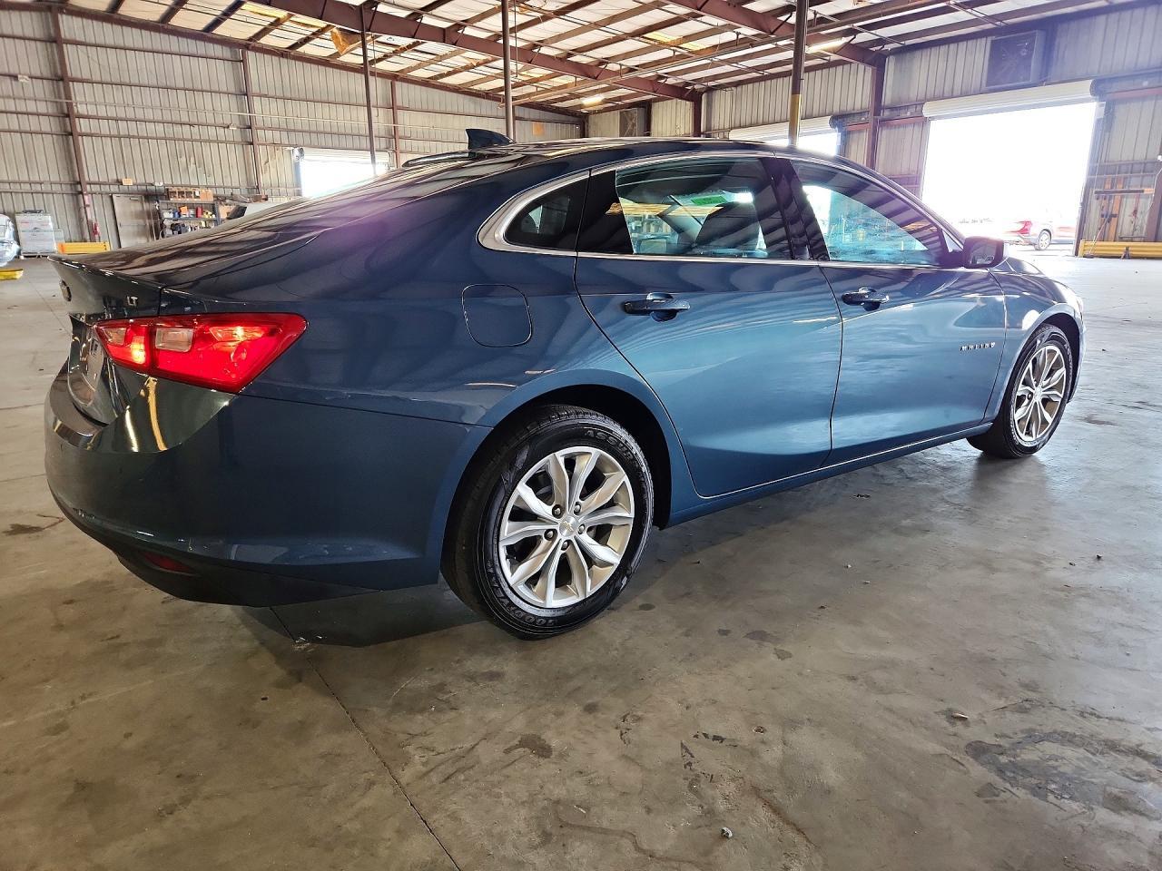 2025 Chevrolet Malibu Lt - Image 3
