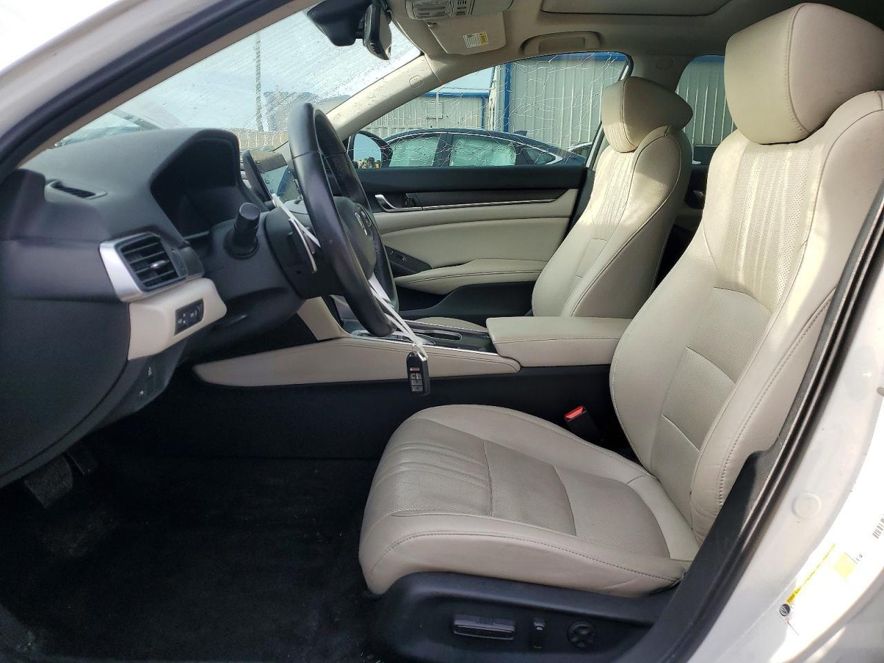 2019 Honda Accord Touring Hybrid - Фото 7