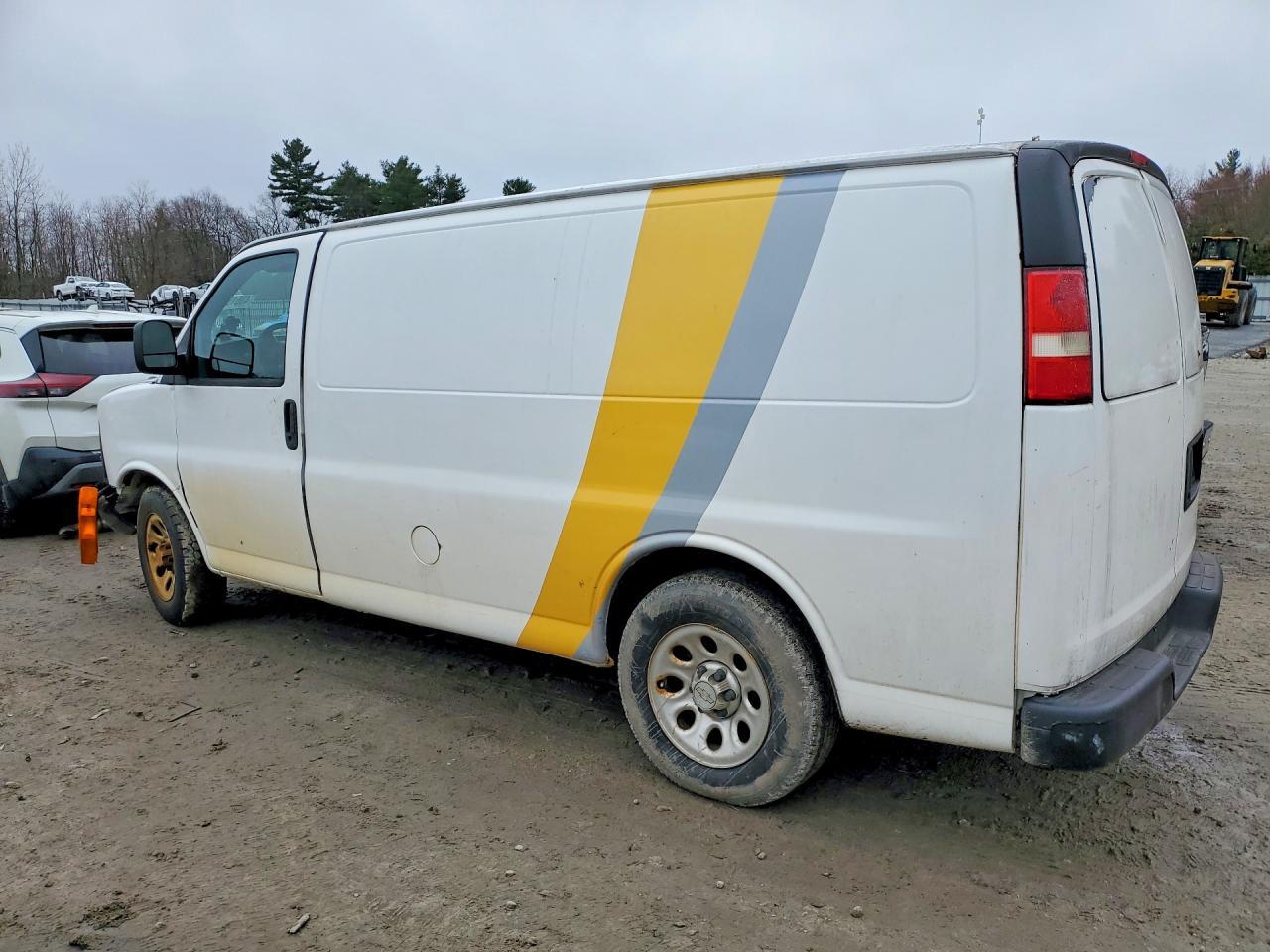 2011 Chevrolet Express G1500 - Image 2