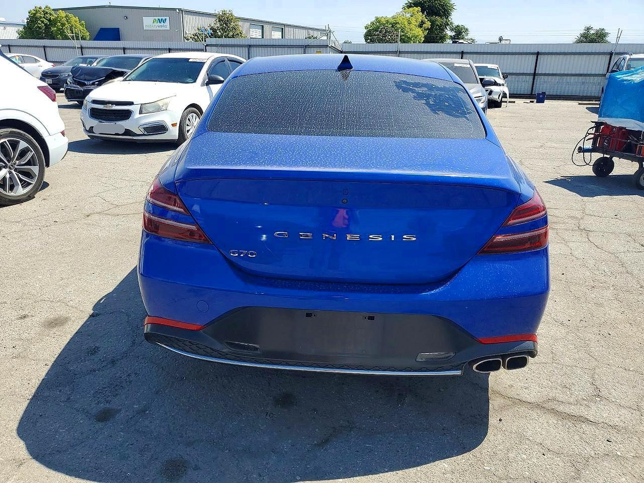 2022 Genesis G70 2.0T - Image 6