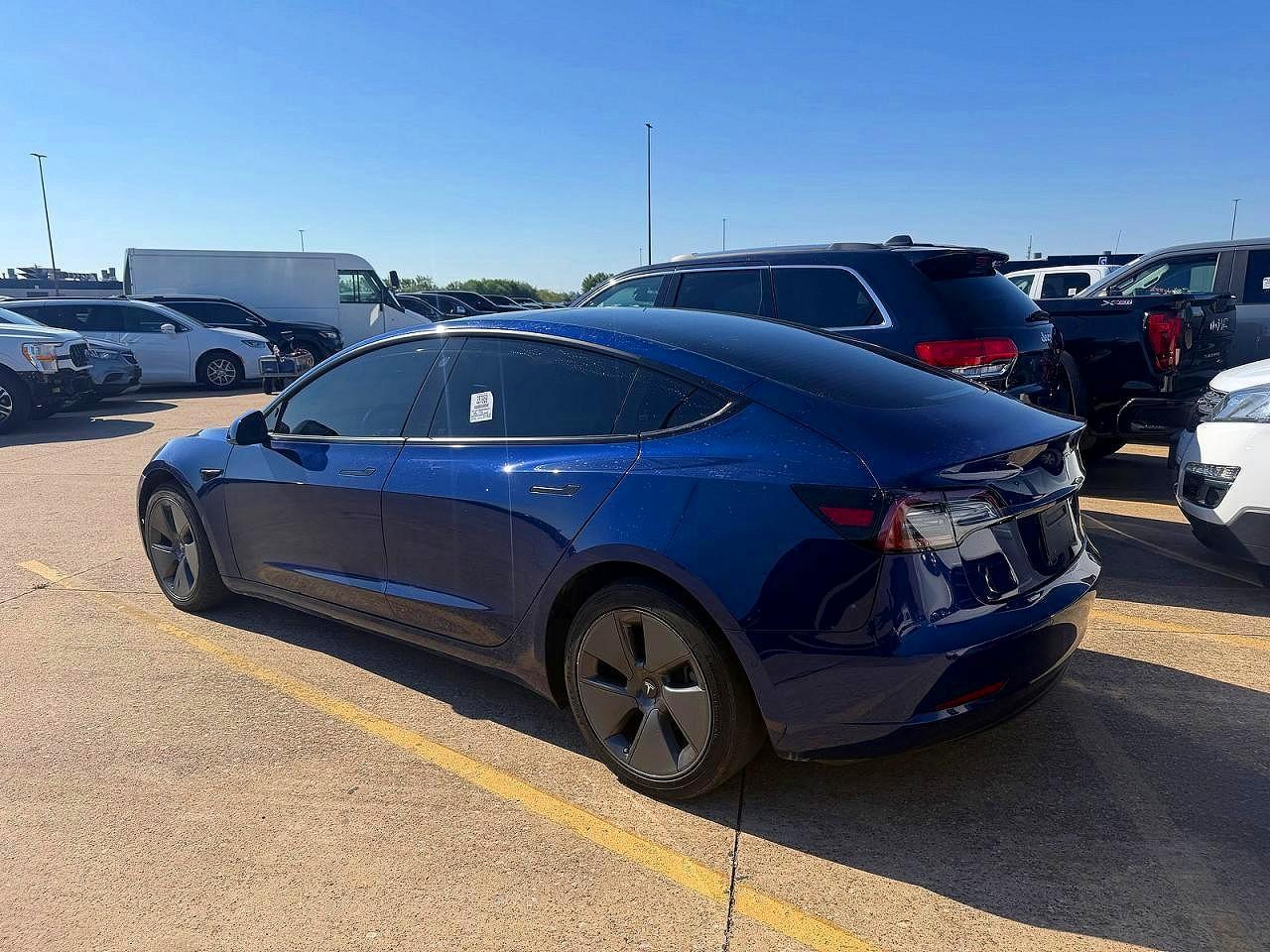 2022 Tesla Model 3 - Фото 3