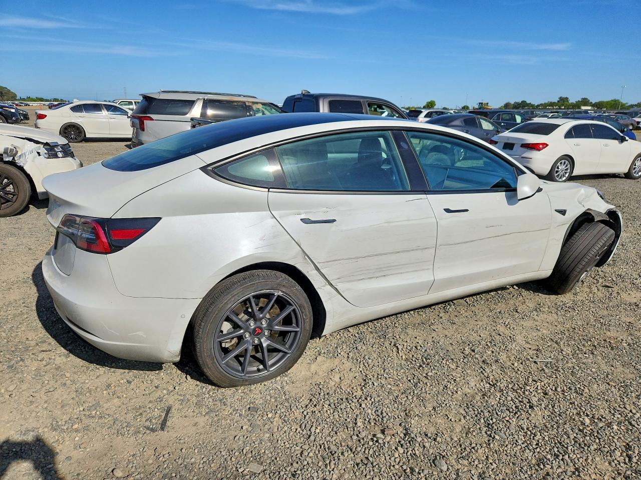 2021 Tesla Model 3 - Image 3