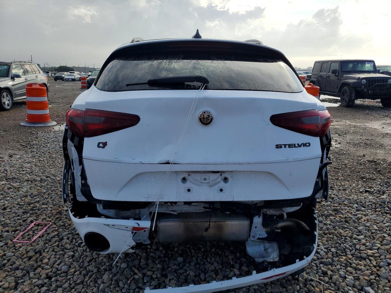 2020 Alfa Romeo Stelvio Ti - Фото 6