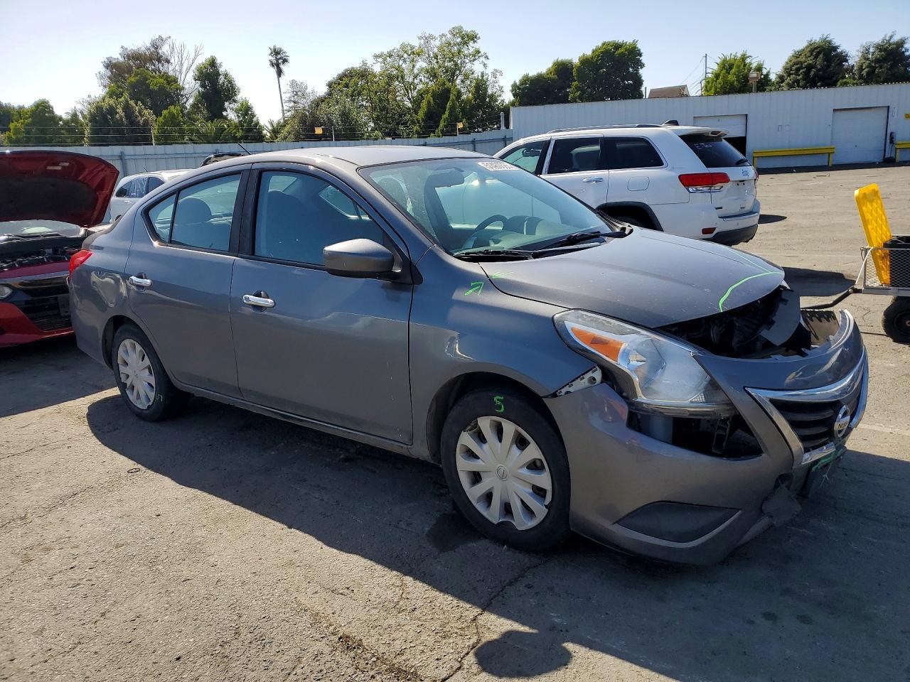 2018 Nissan Versa Sv - Фото 4