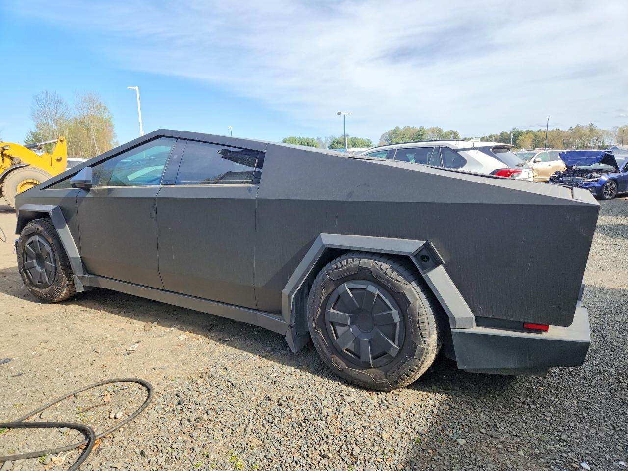 2024 Tesla Cybertruck - Фото 2