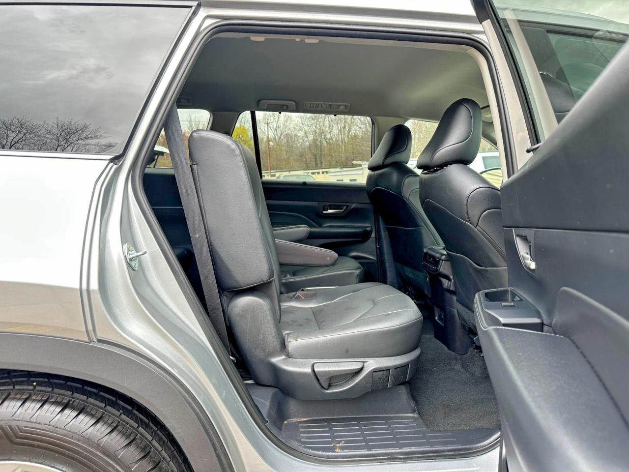 2025 Toyota Grand Highlander Xle - Image 5