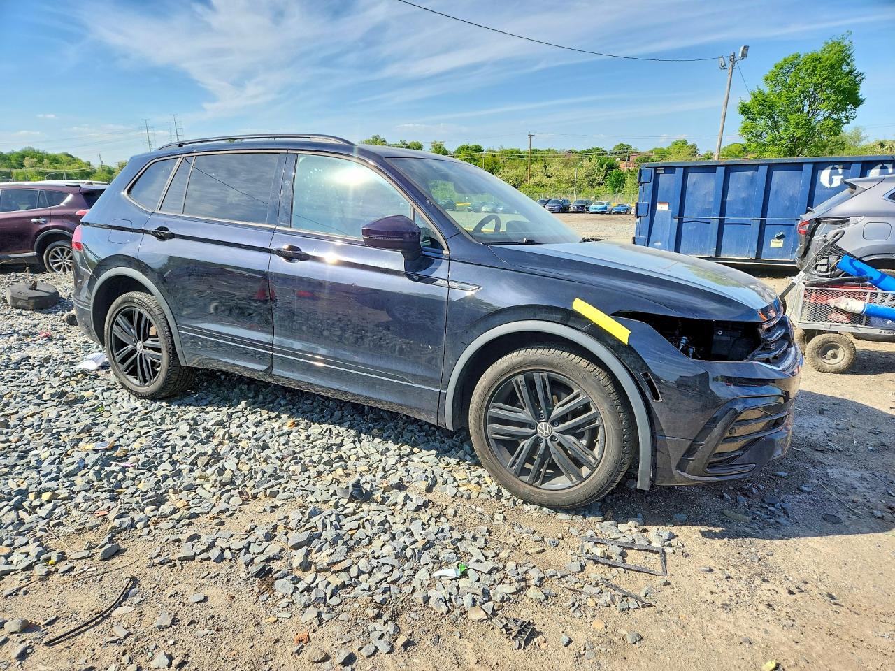 2022 Volkswagen Tiguan Se R-Line Black - Image 4