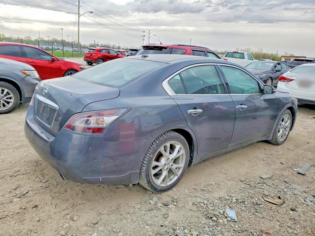 2013 Nissan Maxima 3.5 S - Image 3