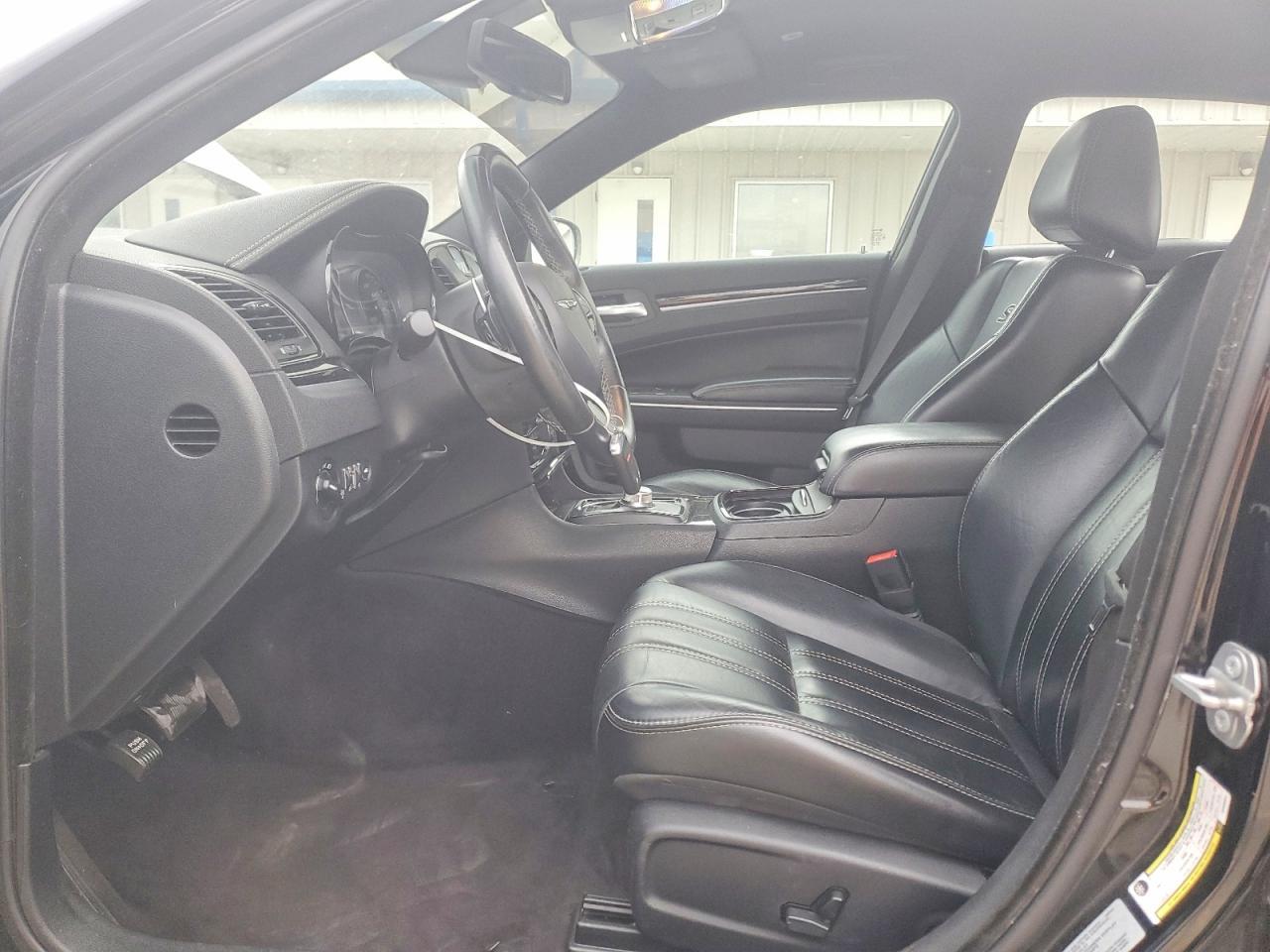 2017 Chrysler 300 S - Image 7