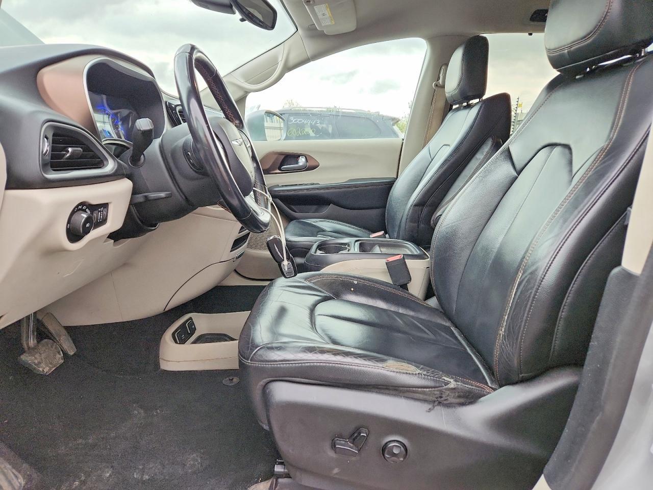 2017 Chrysler Pacifica Touring L - Фото 7