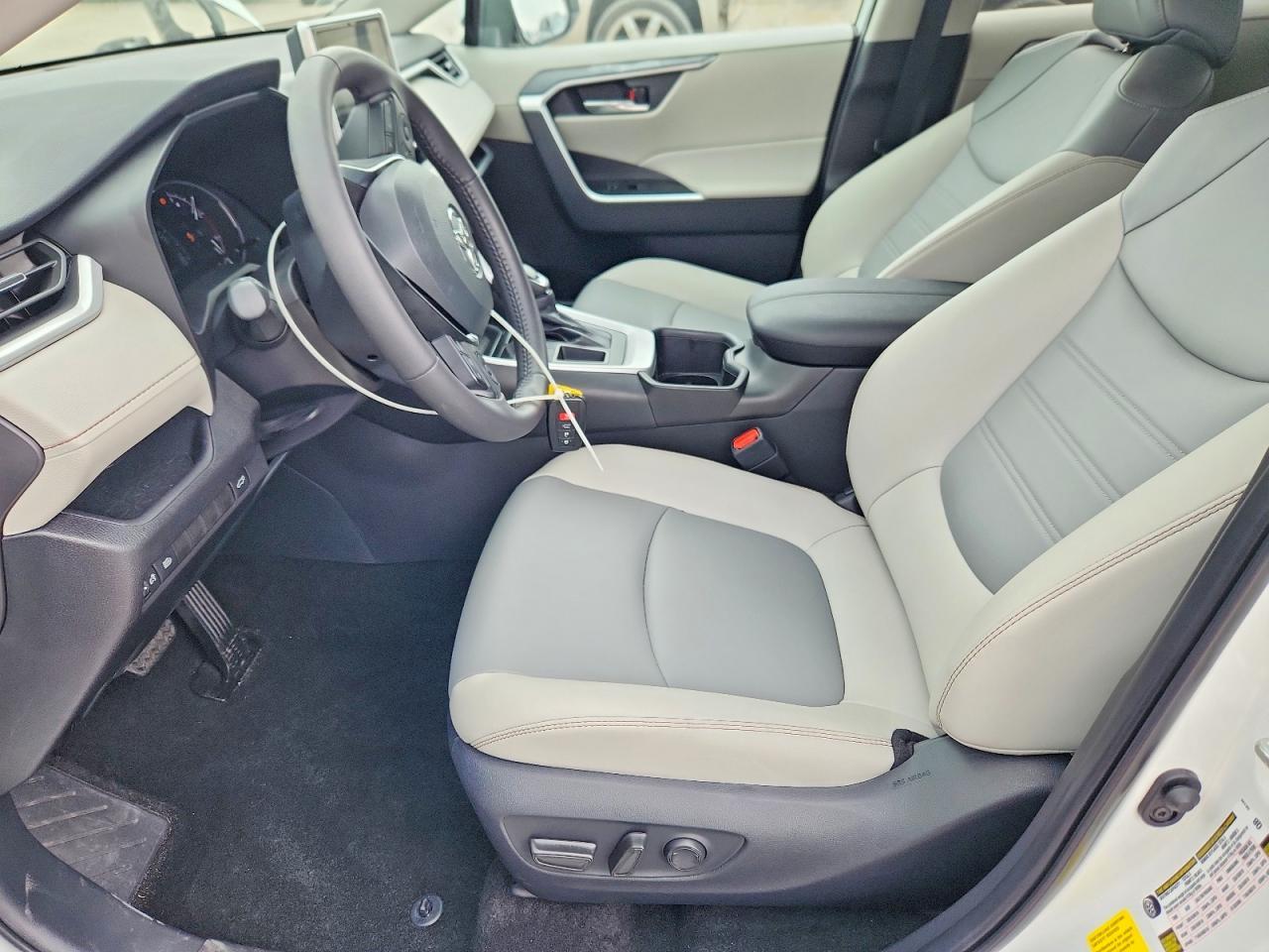 2025 Toyota Rav4 Xle Premium - Image 7