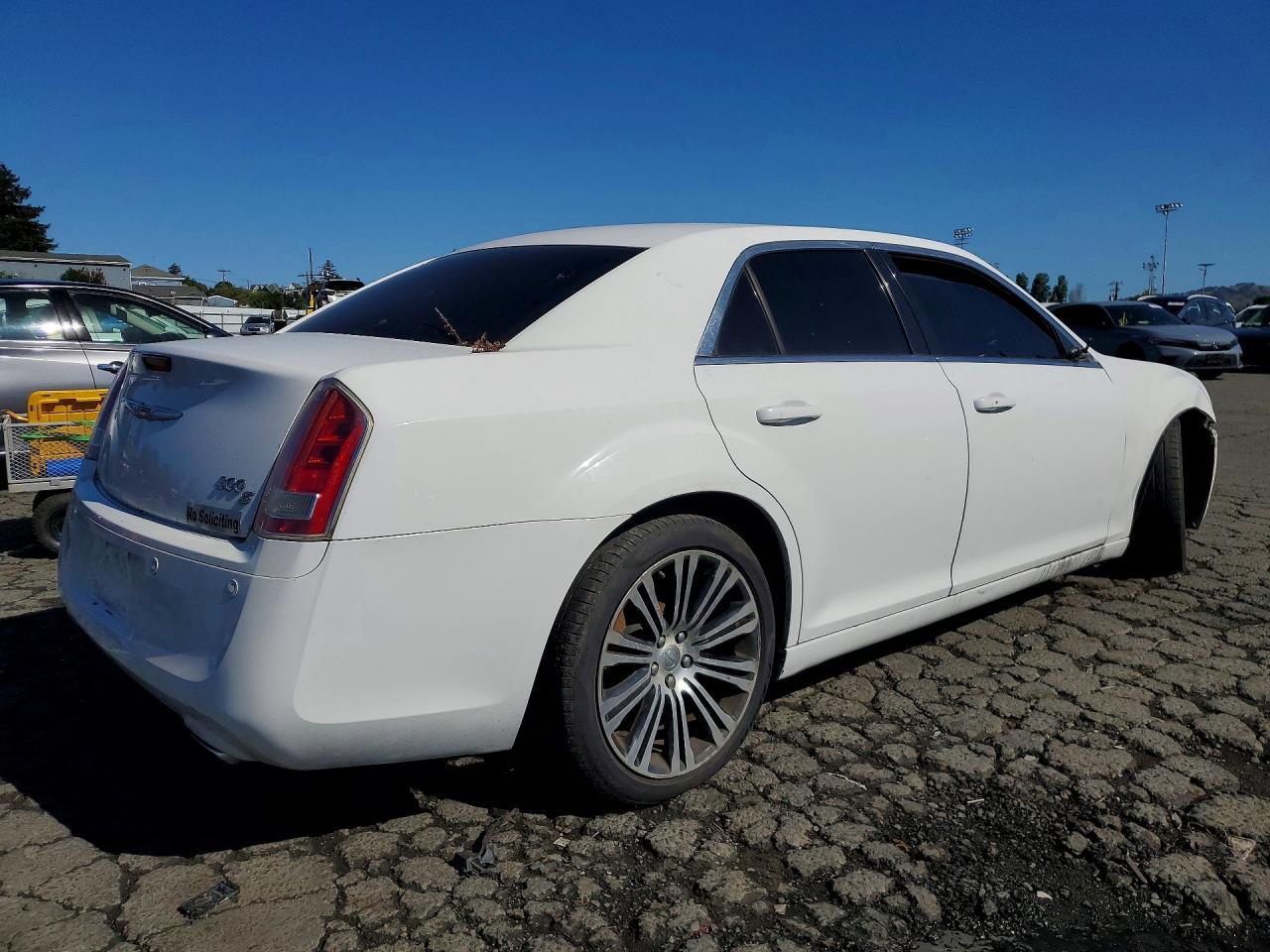 2012 Chrysler 300 S - Фото 3