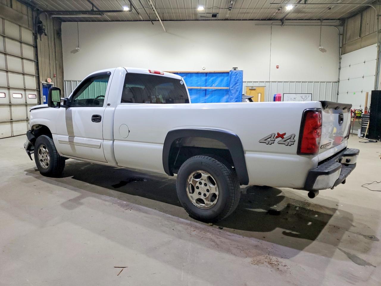 2003 Chevrolet Silverado K1500 - Image 2