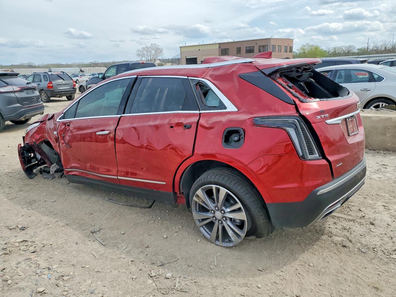 2025 Cadillac Xt5 Premium Luxury - Image 2