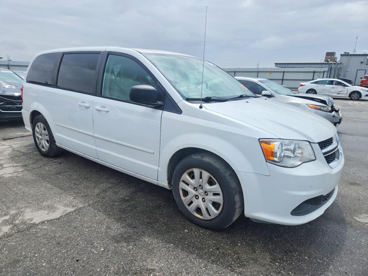 2016 Dodge Grand Caravan Se - Image 4