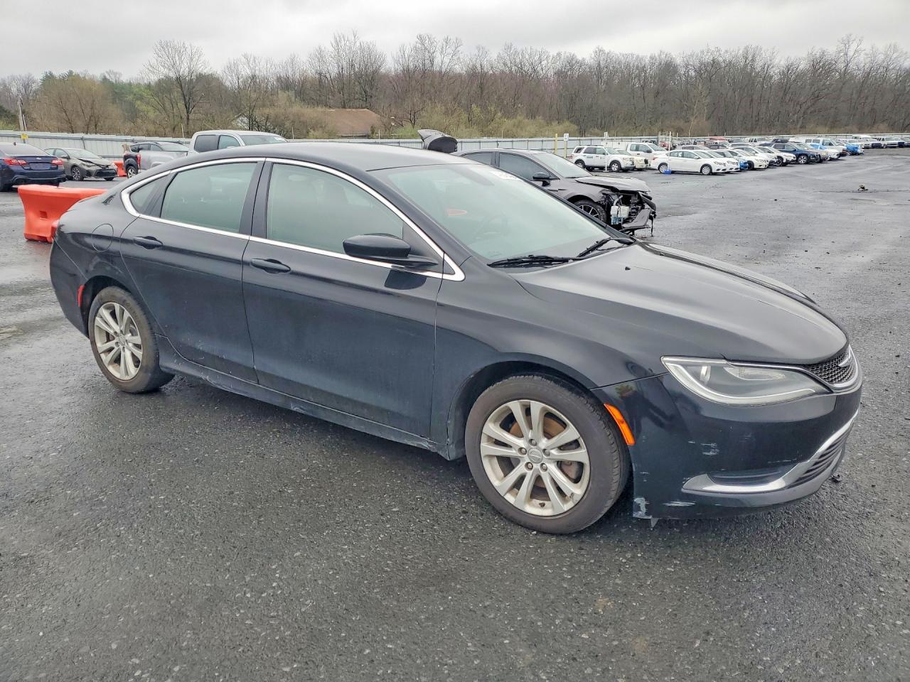 2015 Chrysler 200 Limited - Image 4