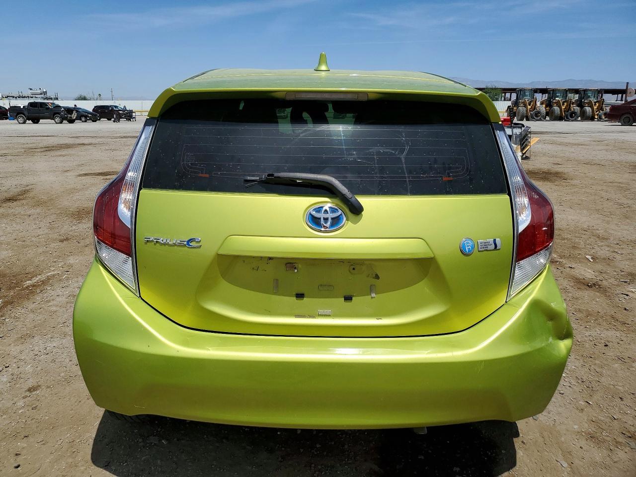 2016 Toyota Prius C Two - Фото 6