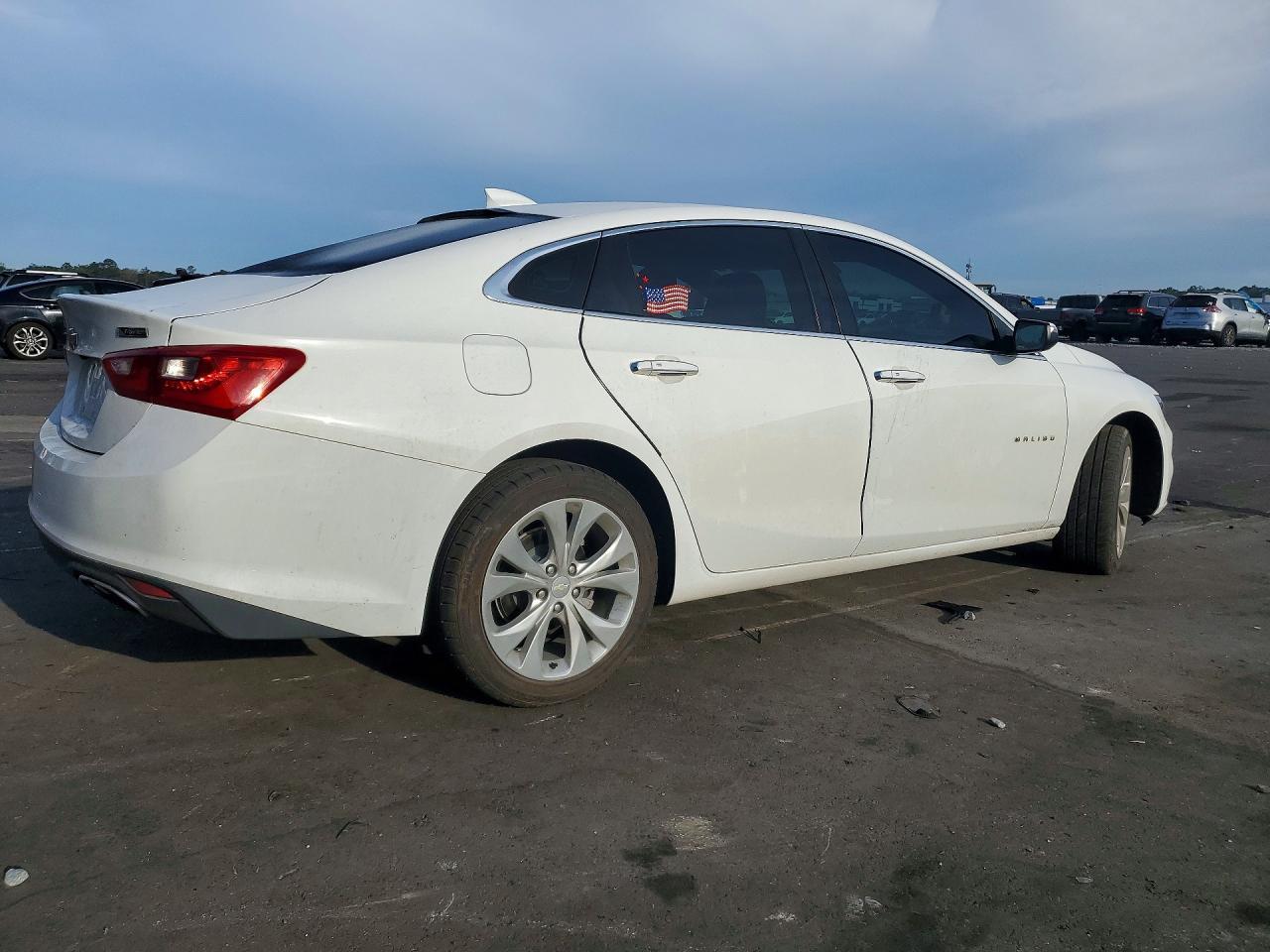 2018 Chevrolet Malibu Premier - Фото 3