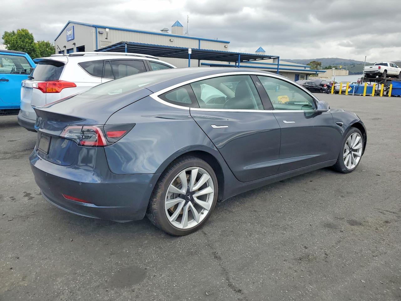 2019 Tesla Model 3 - Фото 3