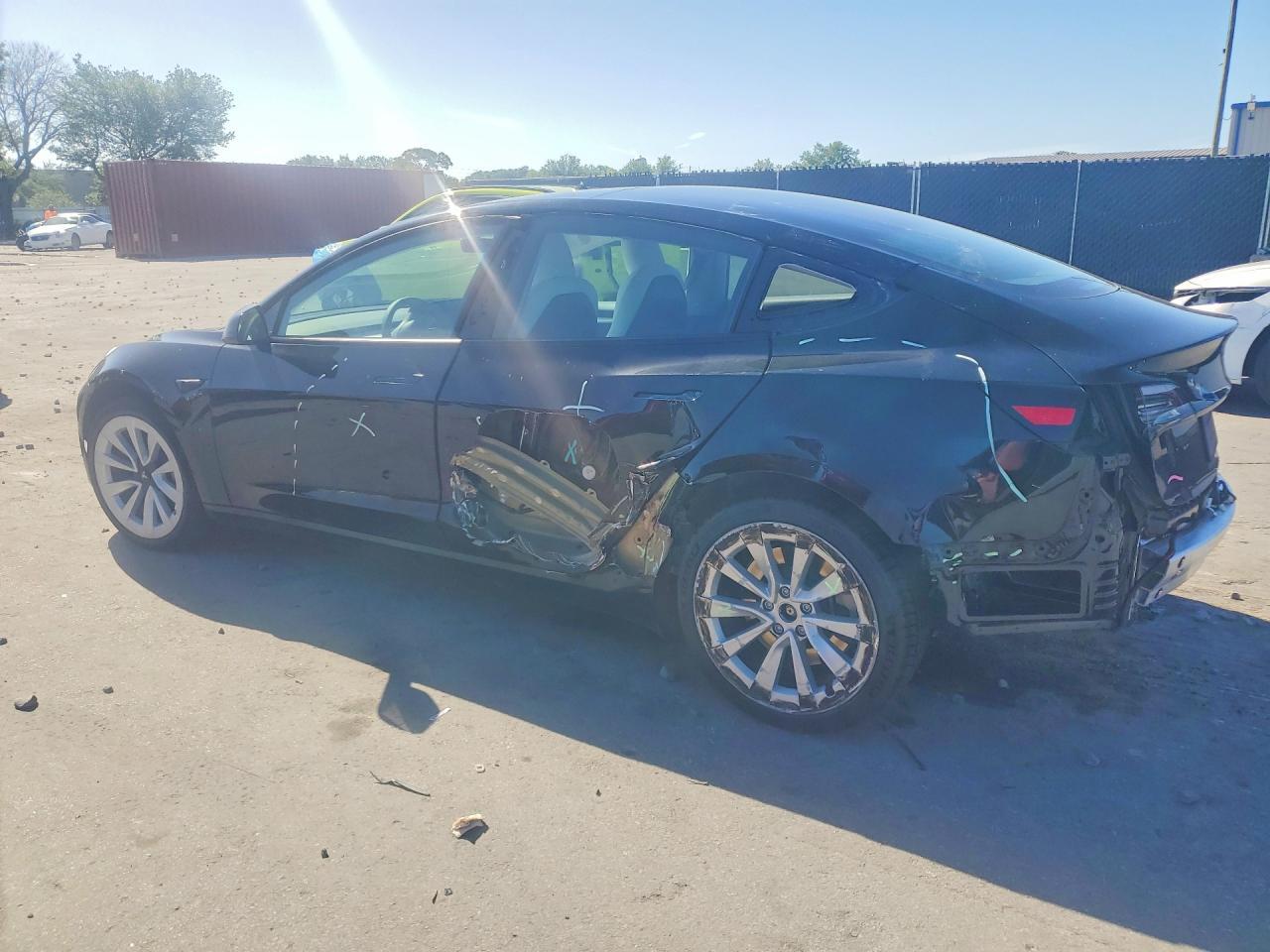 2021 Tesla Model 3 - Фото 2