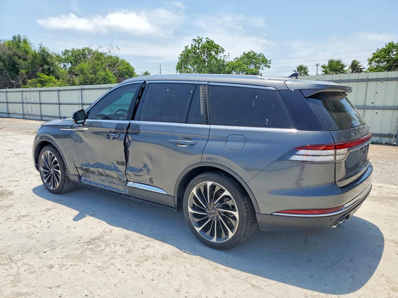 2024 Lincoln Aviator Reserve - Image 2