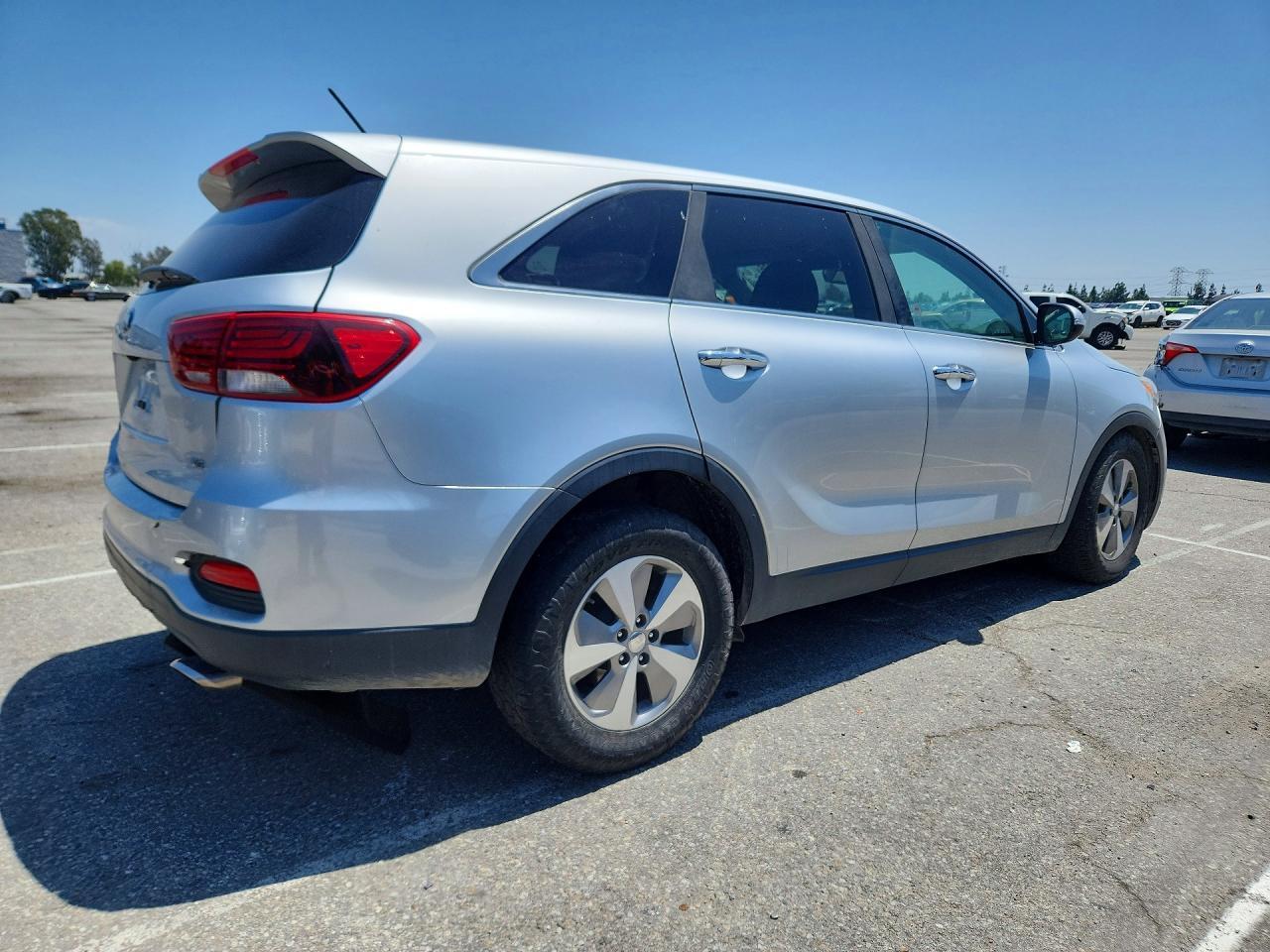 2020 Kia Sorento S - Image 3