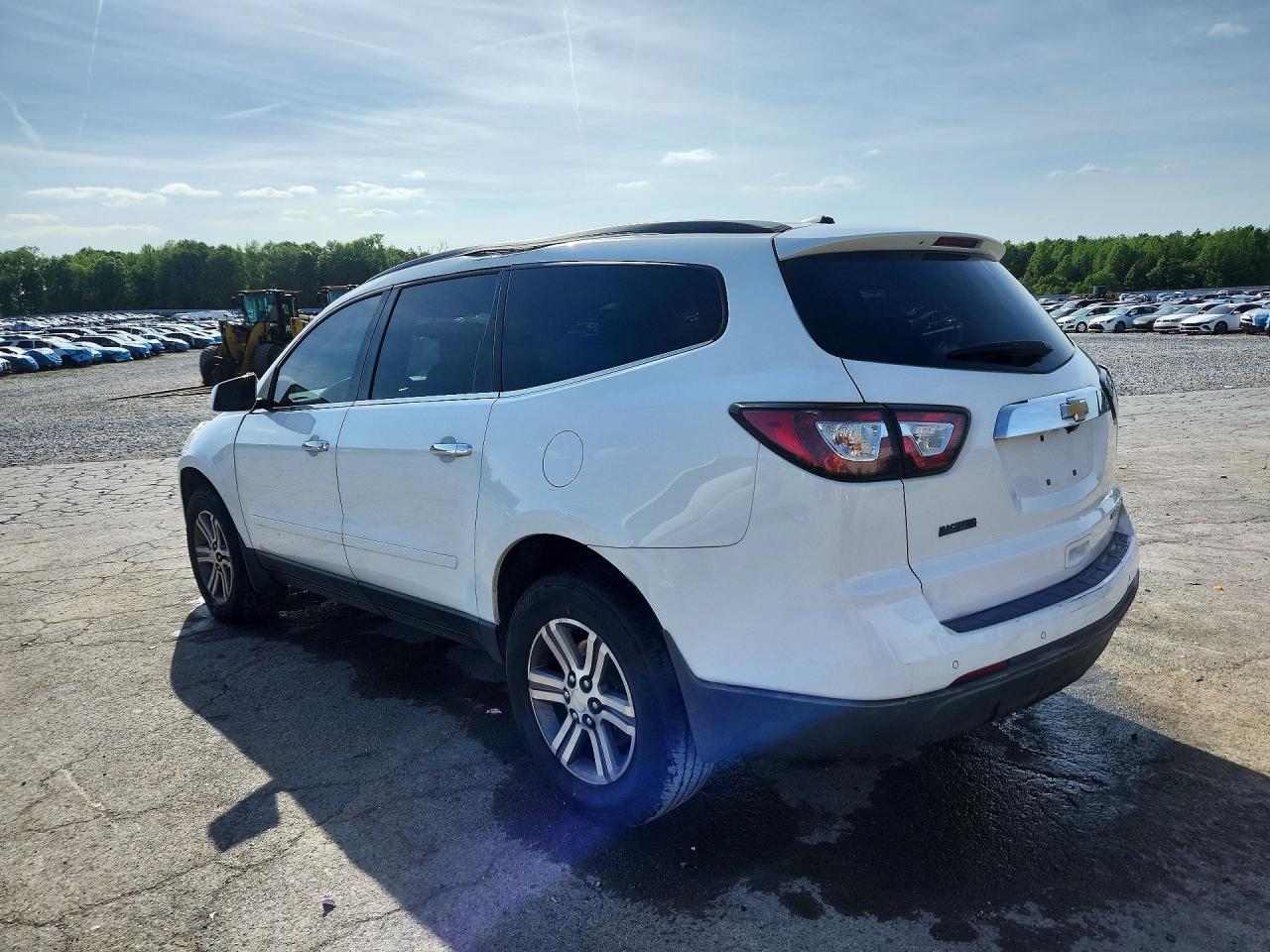 2016 Chevrolet Traverse Lt - Фото 2