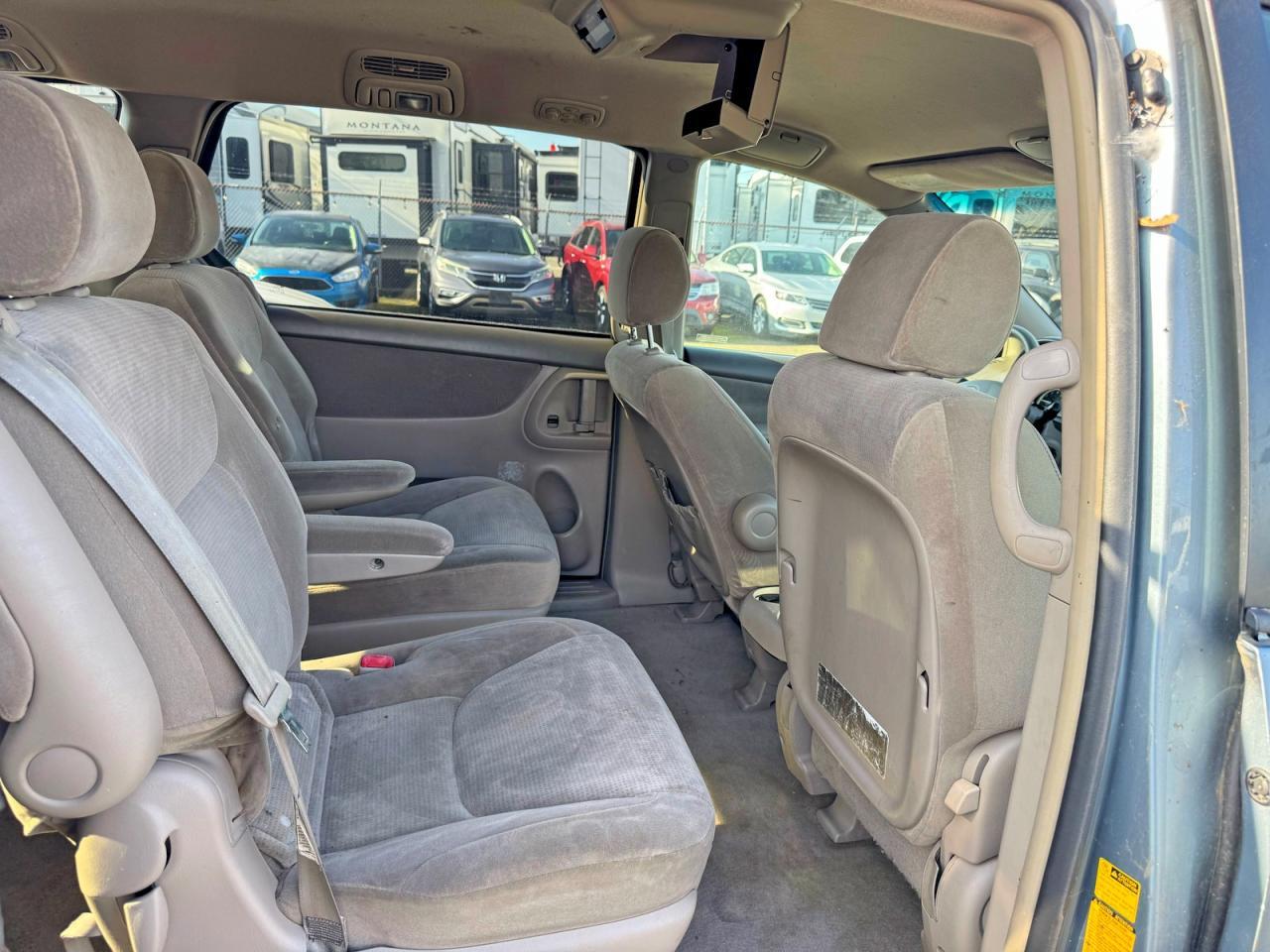 2004 Toyota Sienna Le 7 Passenger - Image 6