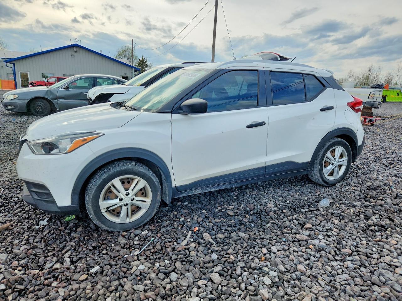 2019 Nissan Kicks S