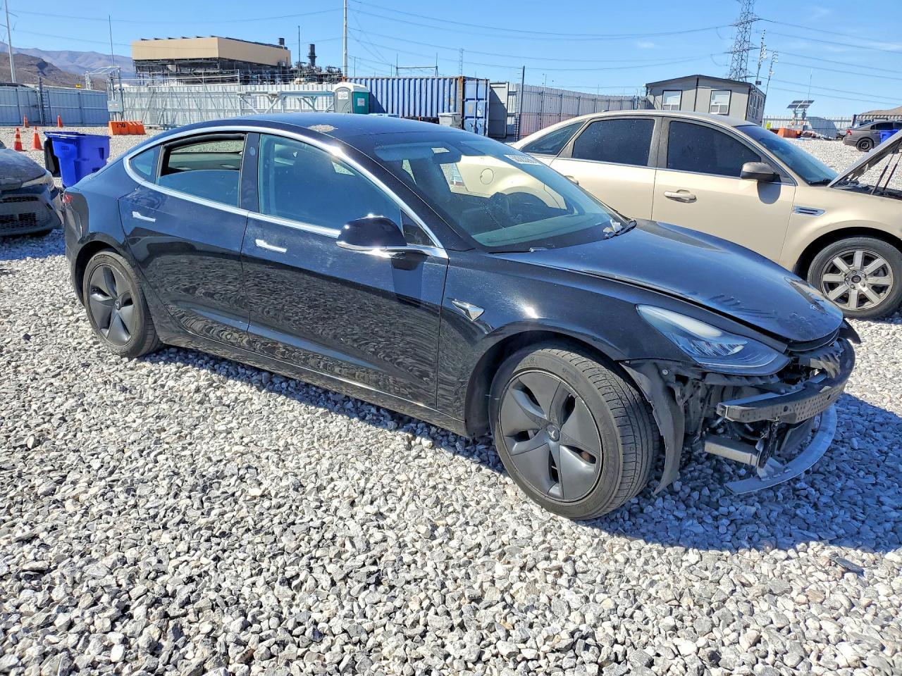 2019 Tesla Model 3 - Фото 4