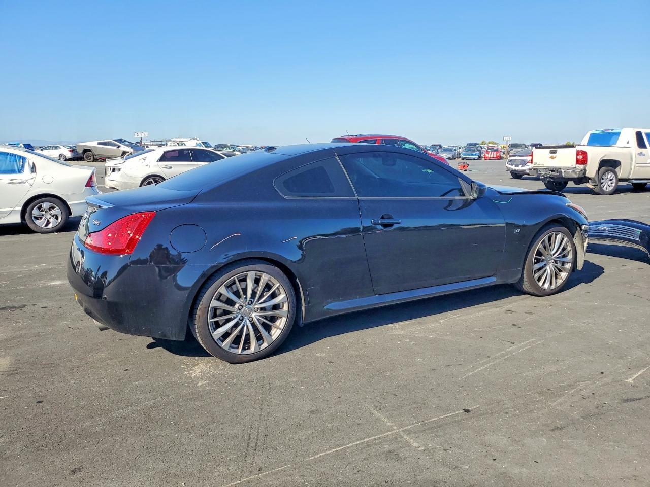 2014 Infiniti Q60 Coupe Journey - Image 3