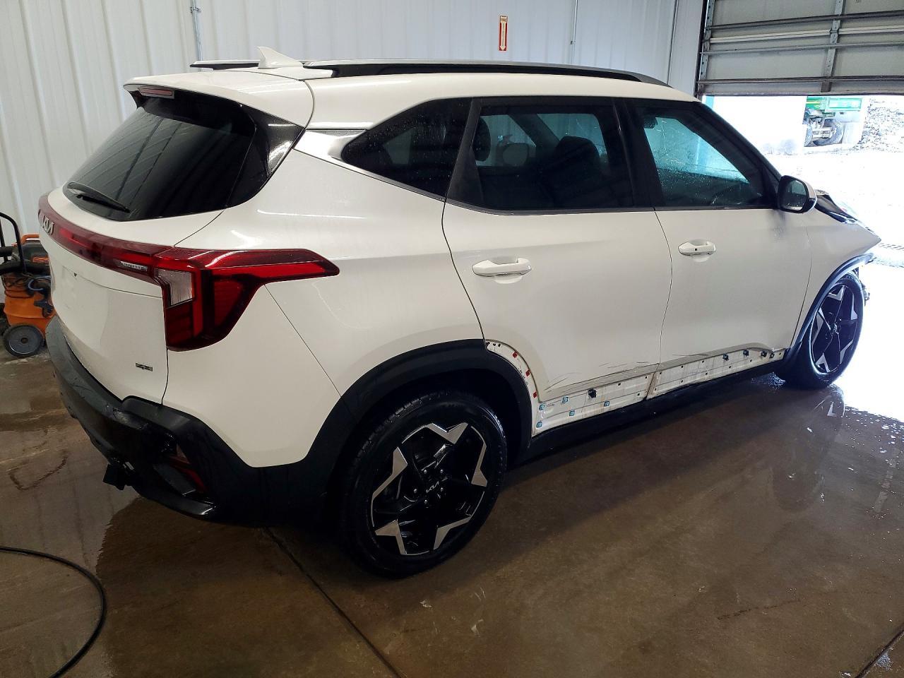 2024 Kia Seltos Ex - Image 3