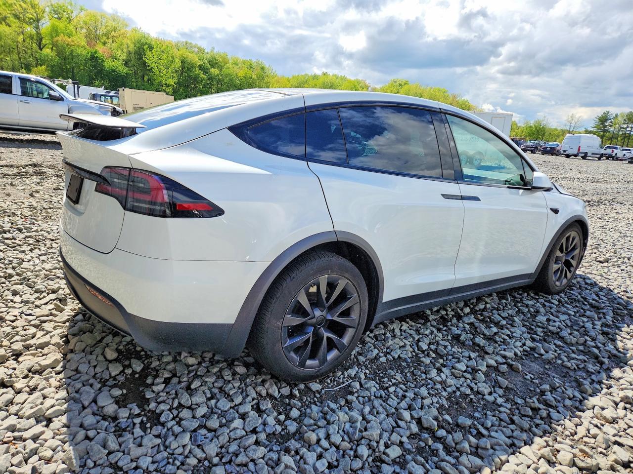 2023 Tesla Model X - Image 3