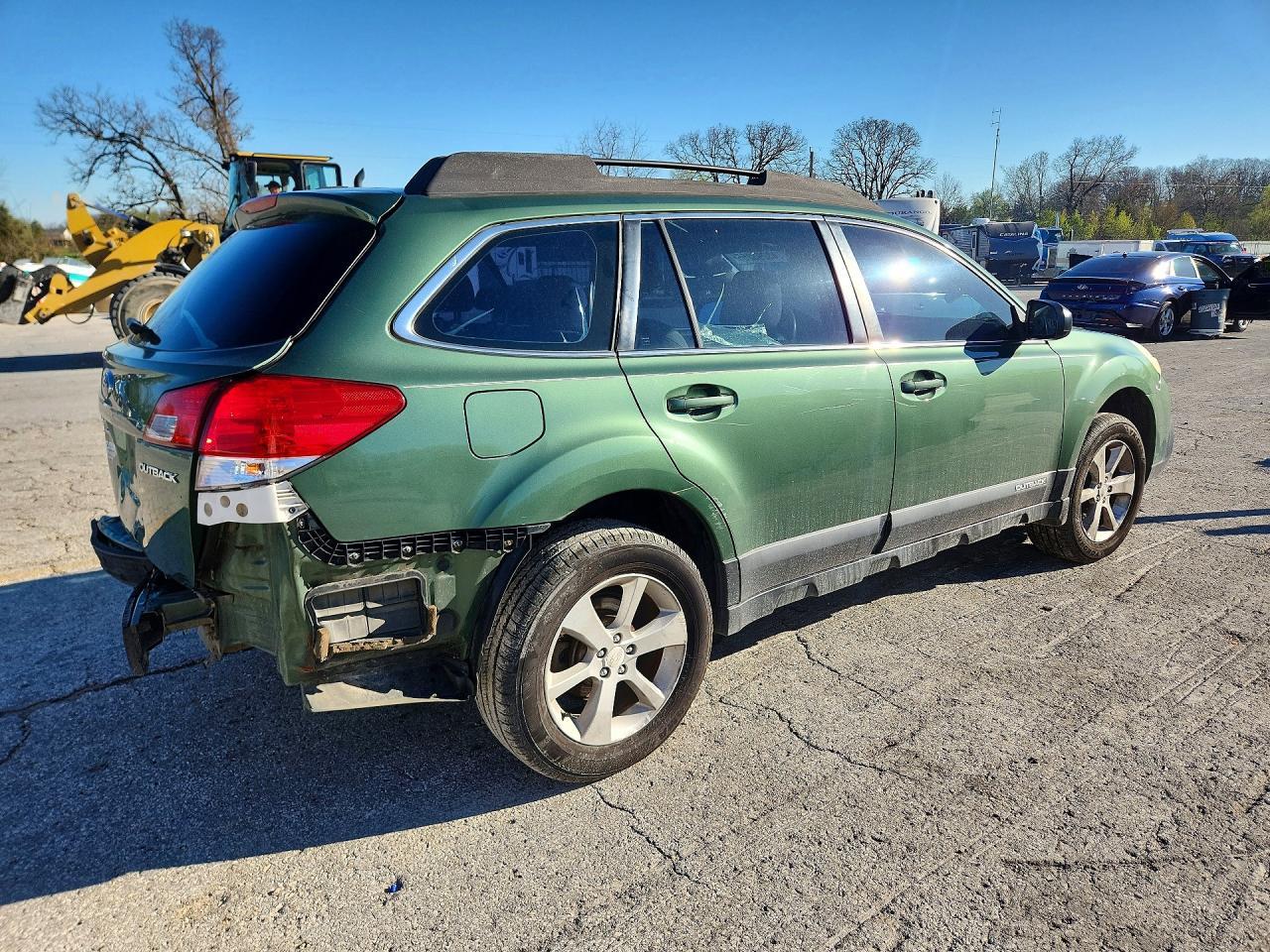 2014 Subaru Outback 2.5I - Image 3