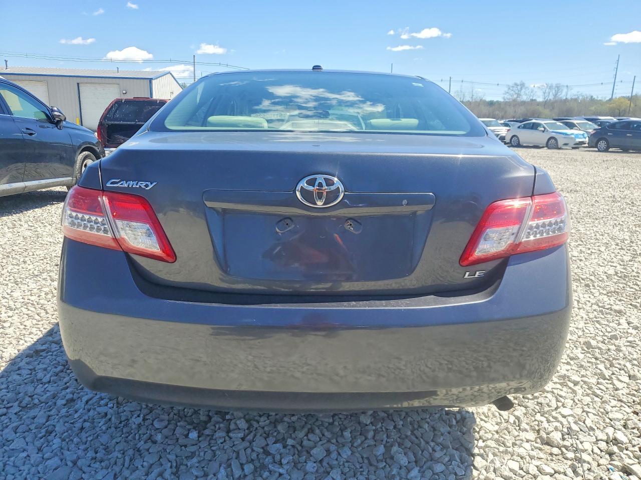 2010 Toyota Camry Le - Image 6
